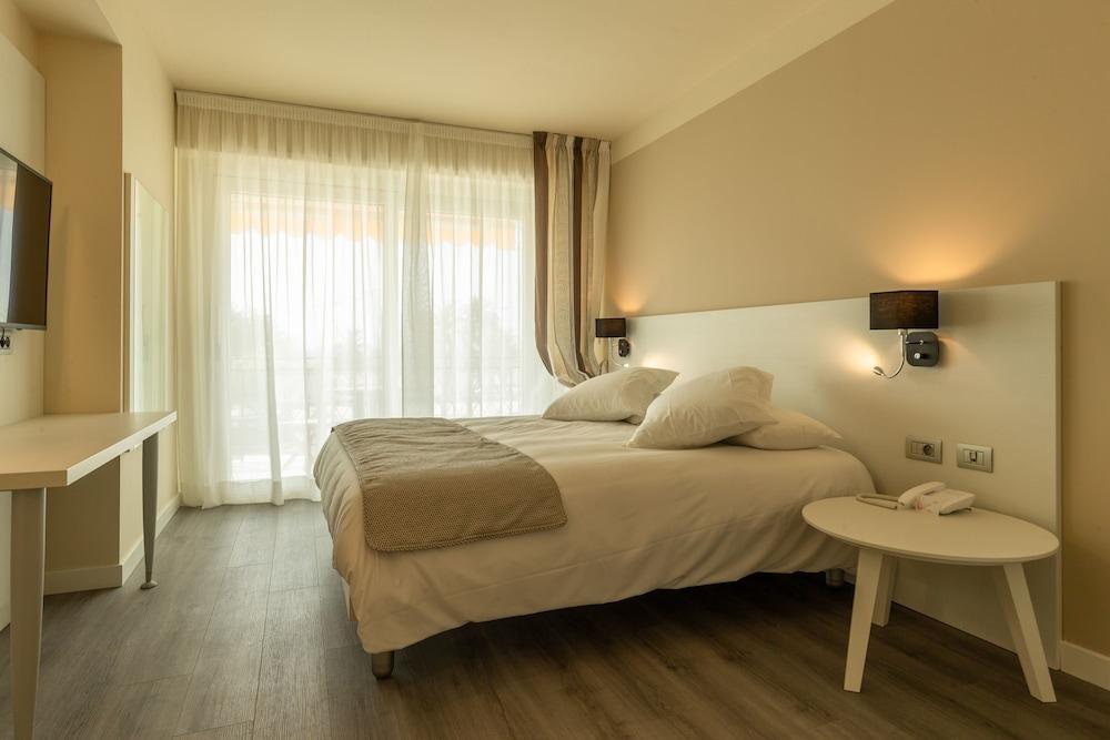 La Dolce Vita Hotel Ментона Екстериор снимка
