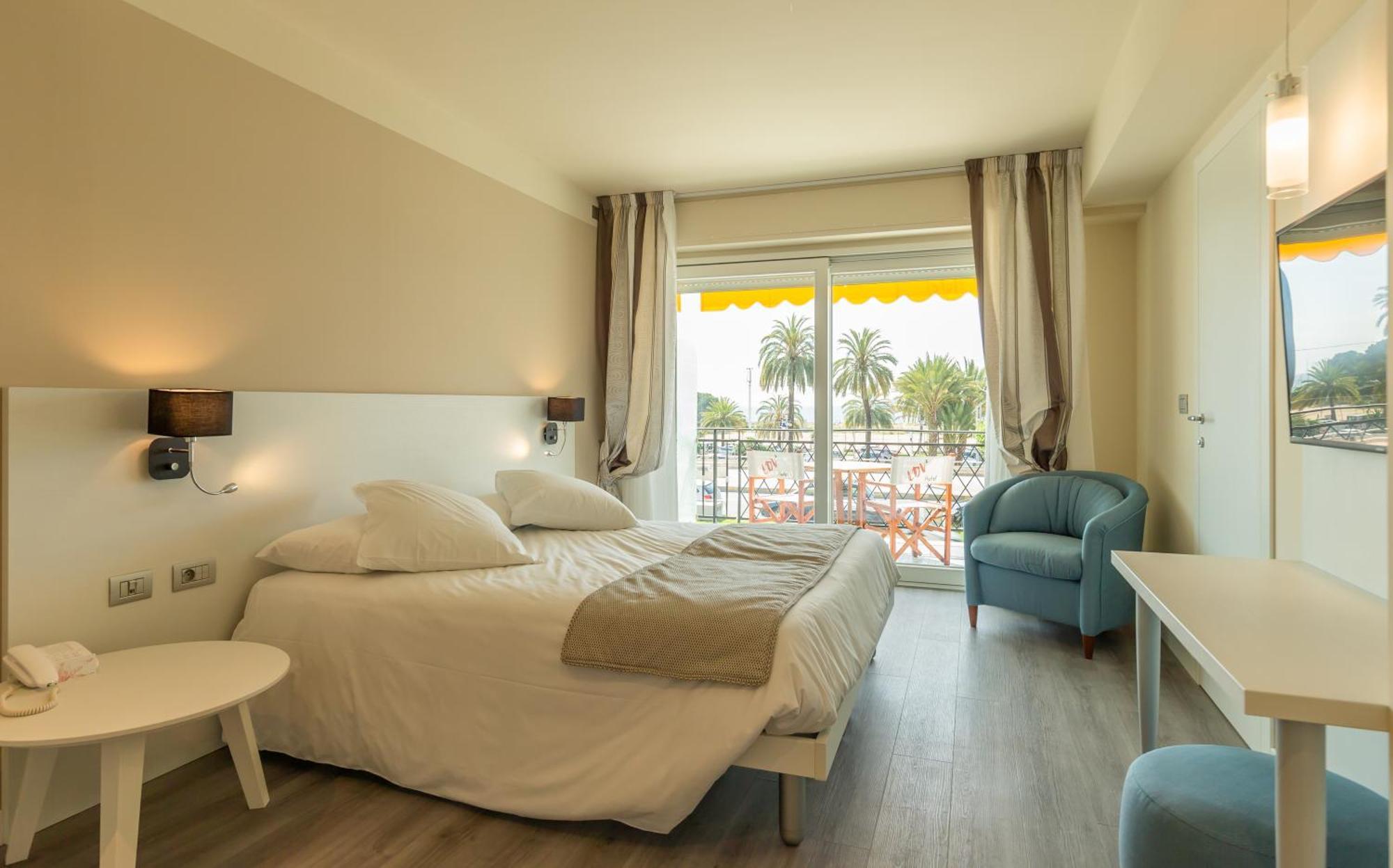 La Dolce Vita Hotel Ментона Екстериор снимка