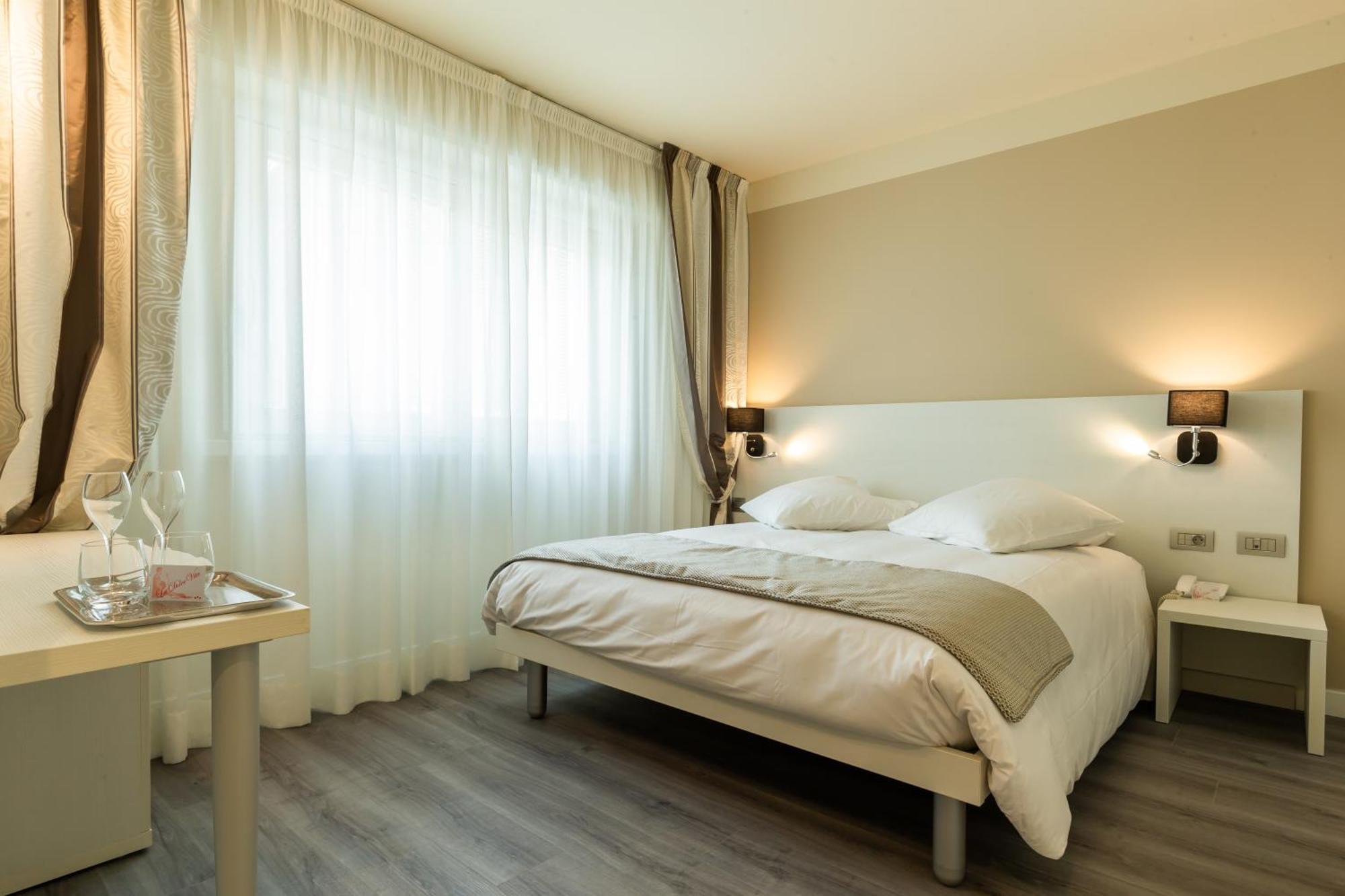 La Dolce Vita Hotel Ментона Екстериор снимка