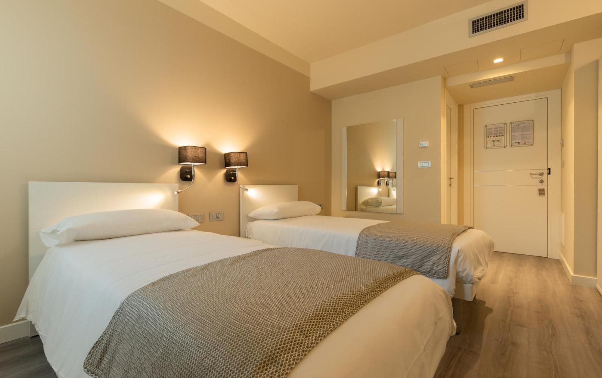 La Dolce Vita Hotel Ментона Екстериор снимка