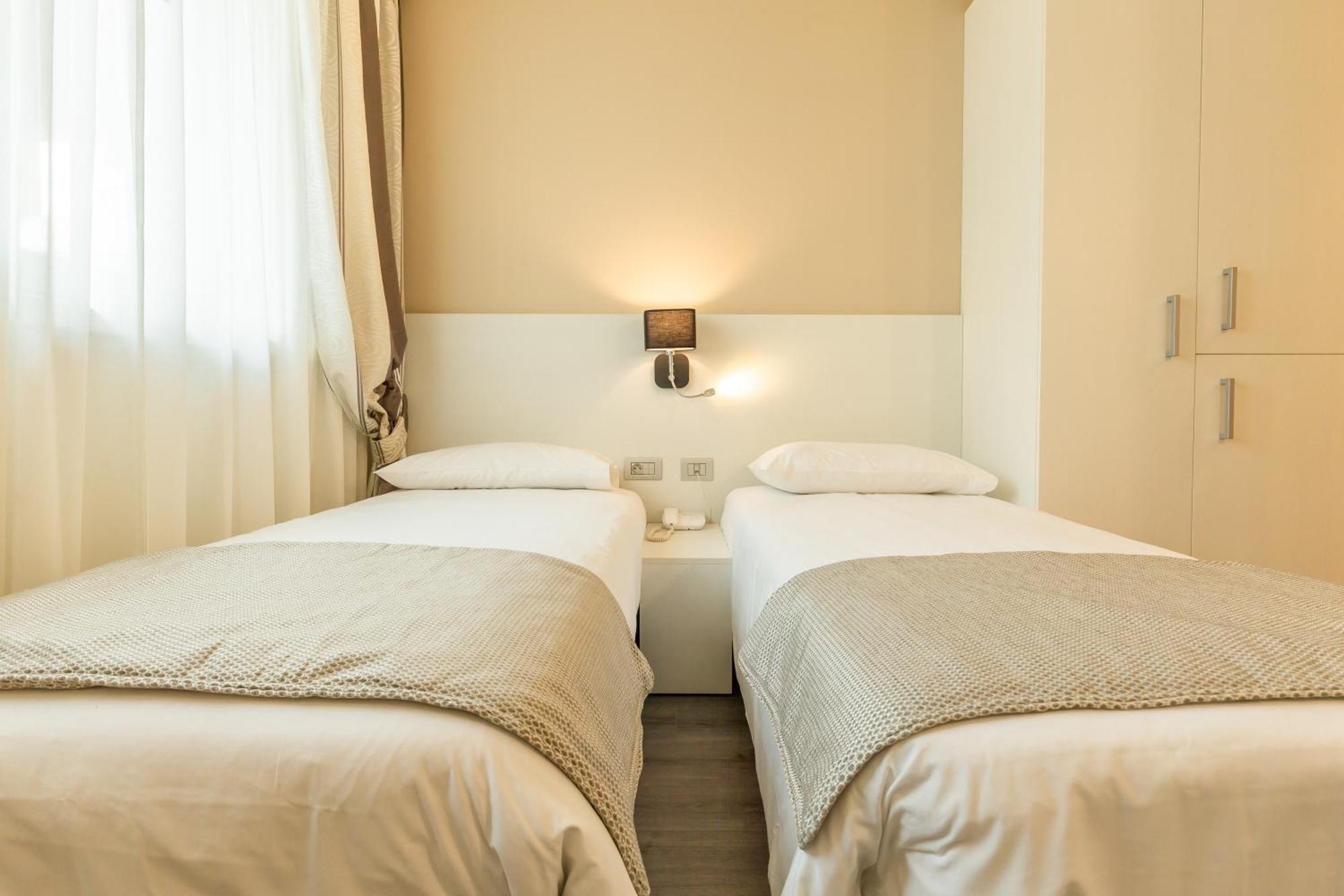 La Dolce Vita Hotel Ментона Екстериор снимка