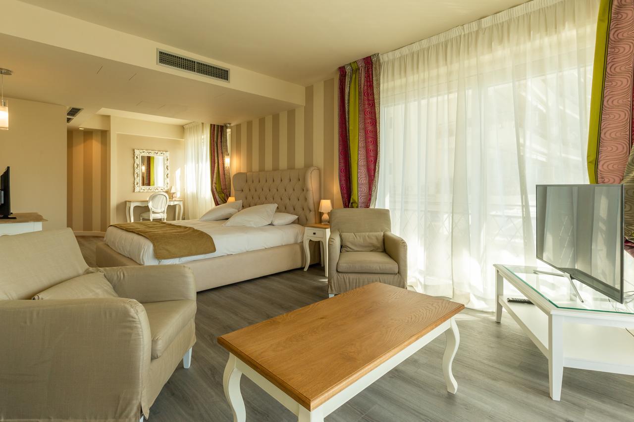La Dolce Vita Hotel Ментона Екстериор снимка