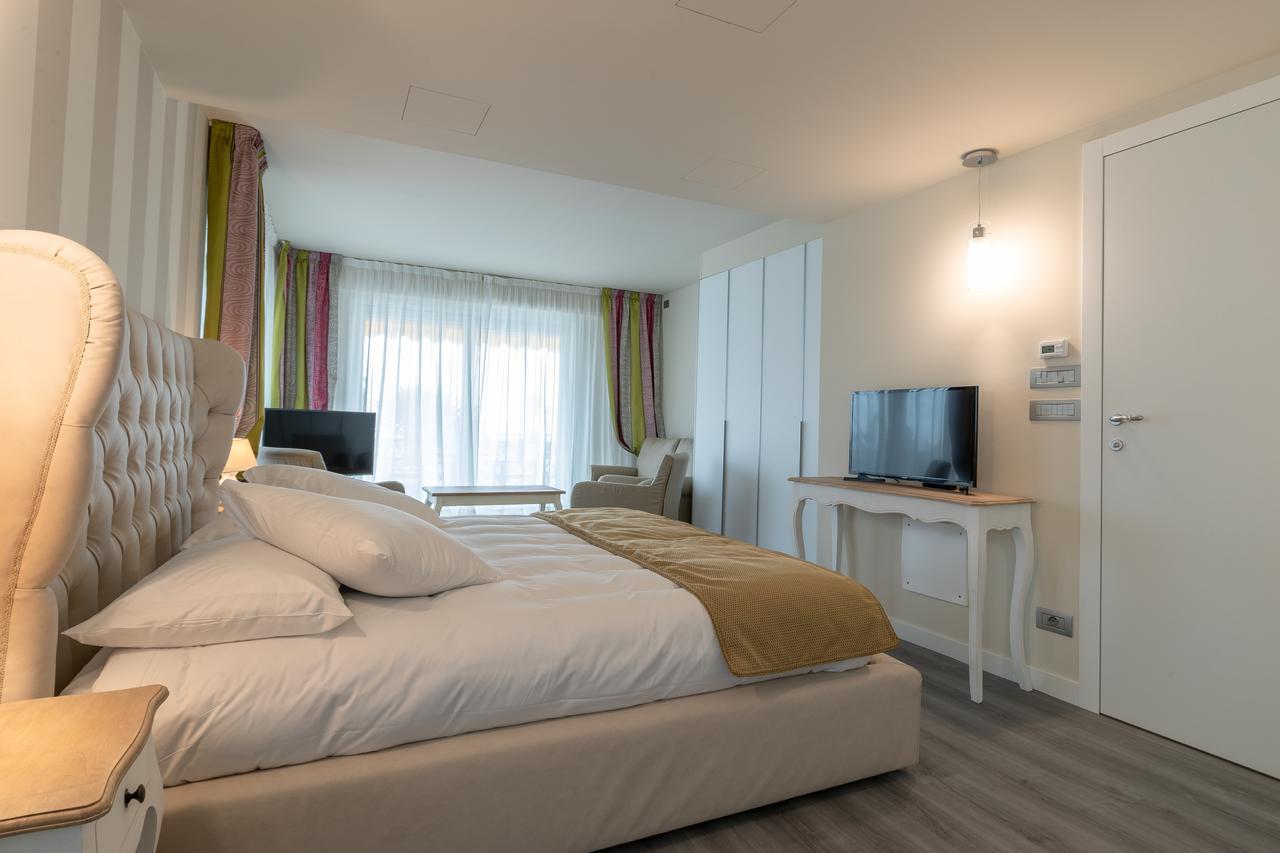 La Dolce Vita Hotel Ментона Екстериор снимка